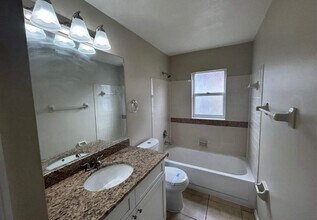 553 Rapid Falls Dr in Brandon, FL - Building Photo - Building Photo