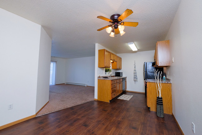 East River Apartment Community in Moorhead, MN - Building Photo - Building Photo