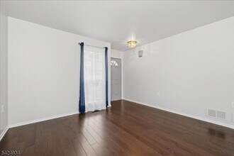 5 Ajax Ct in Hackettstown, NJ - Building Photo - Building Photo