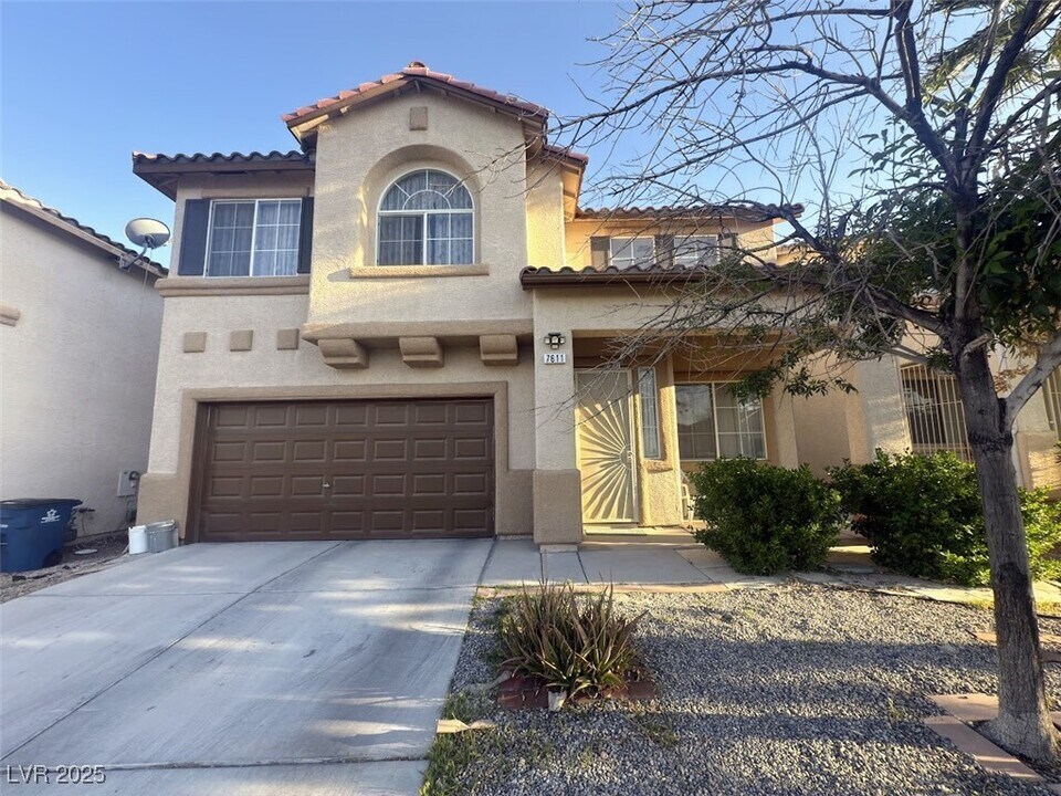 7611 Avila Beach Ave in Las Vegas, NV - Building Photo
