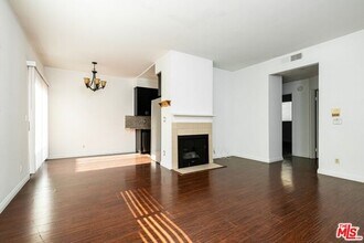 3727 Watseka Ave-Unit -102 in Los Angeles, CA - Building Photo - Building Photo