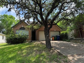 709 Shade Tree Dr in Austin, TX - Building Photo - Building Photo