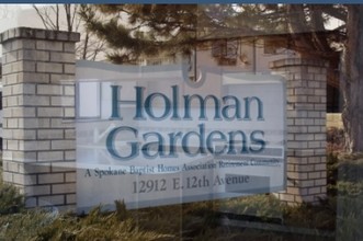 Holman Gardens in Spokane, WA - Foto de edificio - Building Photo