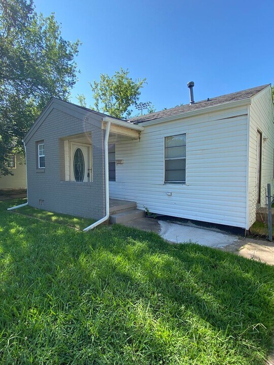 128 W Lilac Ln in Midwest City, OK - Building Photo