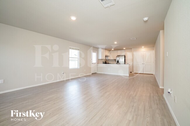 6432 Pickaxe Way in San Antonio, TX - Foto de edificio - Building Photo