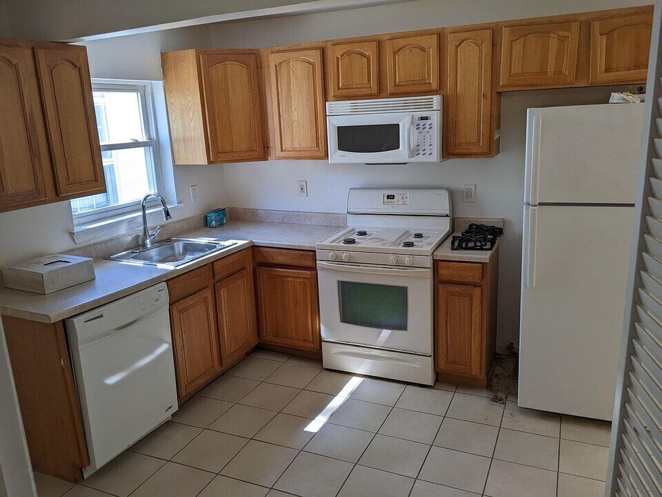 10 Union Pl in Keansburg, NJ - Building Photo