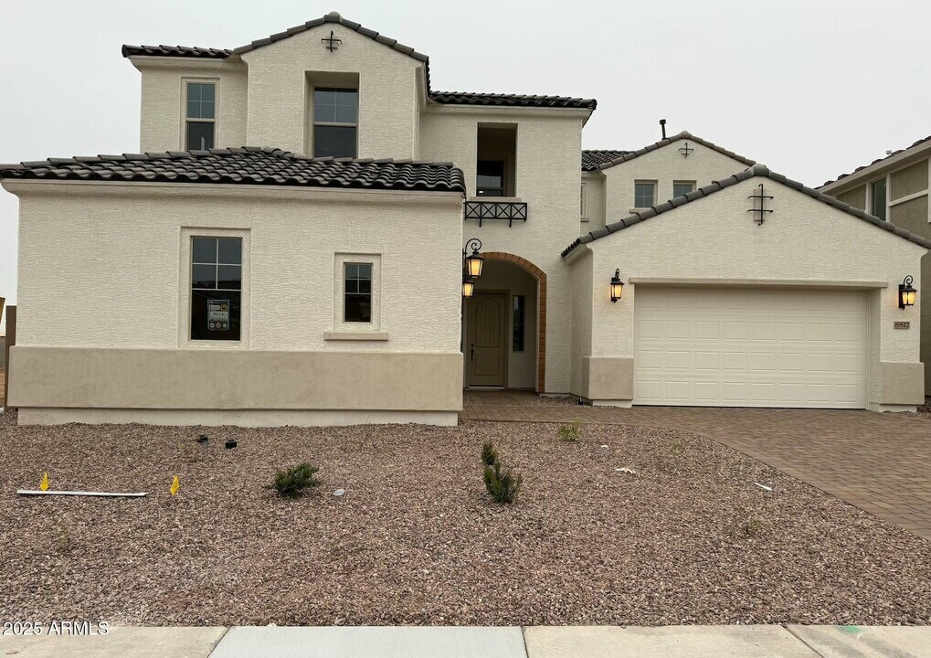 8817 W Denton Ln in Glendale, AZ - Building Photo