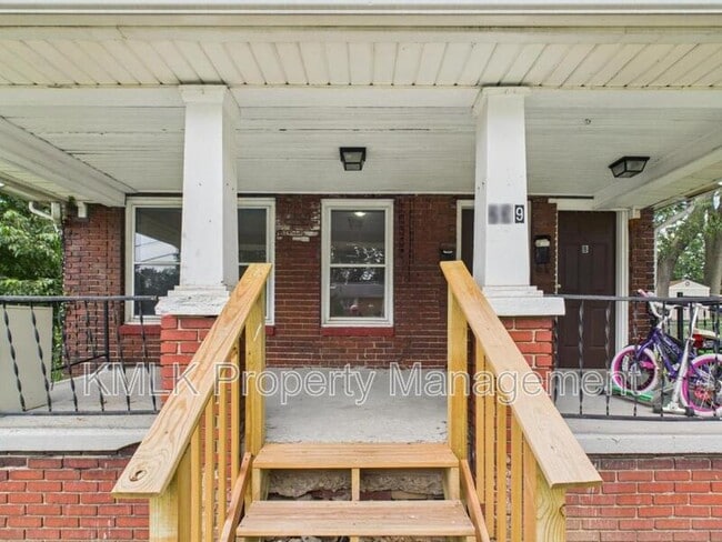 239 E Park Ave in Barberton, OH - Building Photo - Building Photo