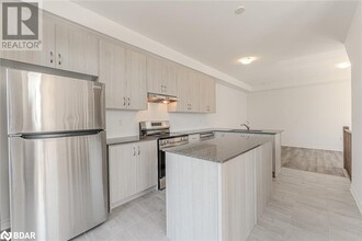 84 Ennerdale St in Barrie, ON - Building Photo - Building Photo