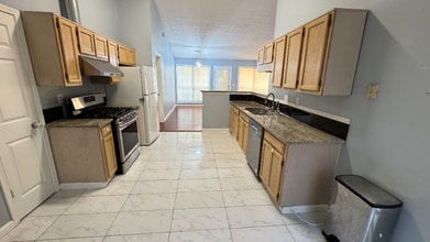 2295 W Liddell Rd in Duluth, GA - Foto de edificio - Building Photo