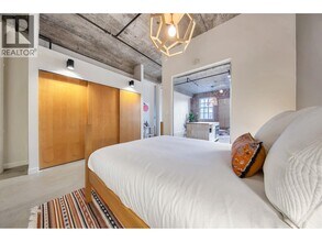 546 Beatty St in Vancouver, BC - Building Photo - Building Photo