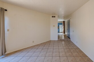 7501 Pennsylvania Ln NE, Unit A in Albuquerque, NM - Building Photo - Building Photo