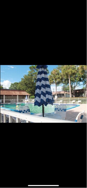 2400 Forest Dr in Inverness, FL - Building Photo