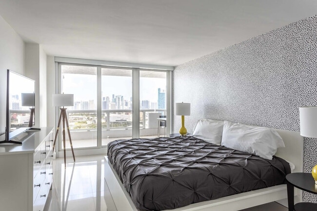 601 Biscayne Blvd in Miami, FL - Building Photo - Building Photo