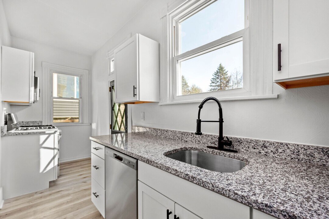 115 W Cherryhill St in Pittsburgh, PA - Building Photo