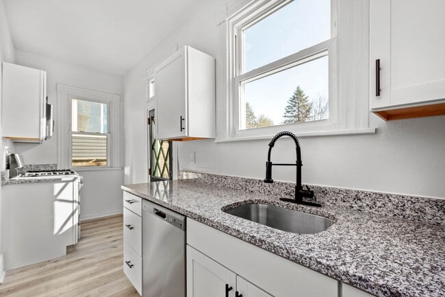 property at 115 W Cherryhill St