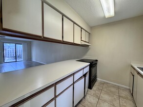 704 Riverside Dr in Greenacres, FL - Building Photo - Building Photo