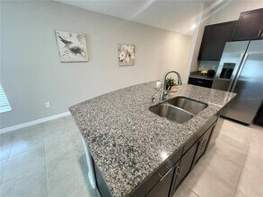 7104 Amelia Cove Ct in Sun City Center, FL - Building Photo - Building Photo