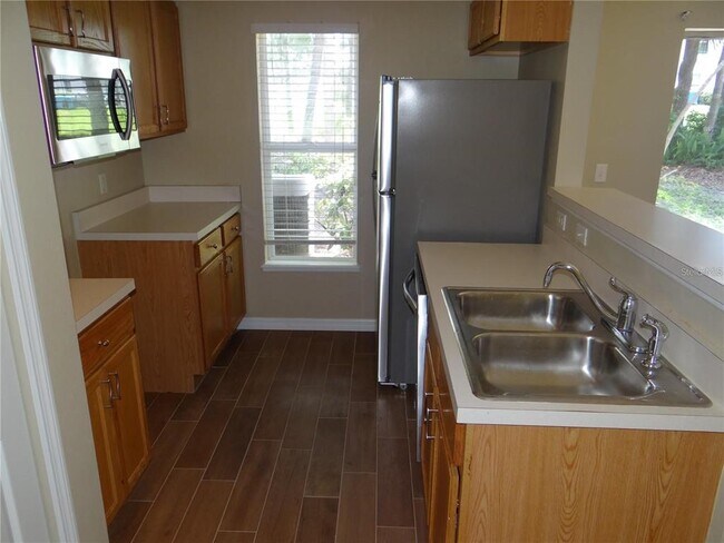 4654 Ashburn Square Dr in Tampa, FL - Building Photo - Building Photo