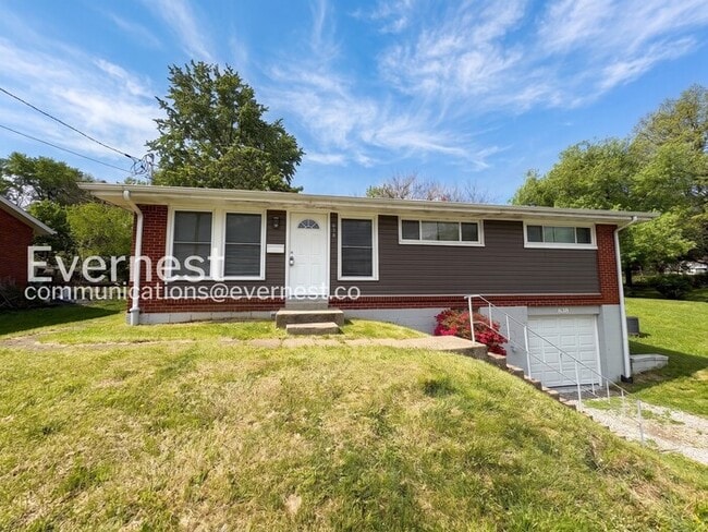 638 Garden City Dr in Monroeville, PA - Building Photo - Building Photo