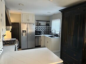 1110 Ridge Rd in Wilmette, IL - Building Photo - Building Photo