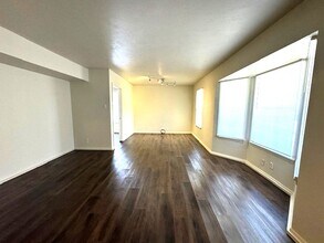 215 Santa Monica St in Portland, TX - Building Photo - Building Photo