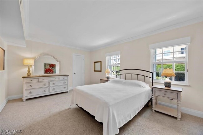 property at 3070 Gulf Shore Blvd N