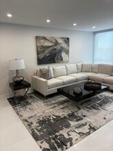 7847 Lakeside Blvd in Boca Raton, FL - Foto de edificio - Building Photo