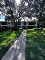 3277 Fox Chase Cir in Palm Harbor, FL - Building Photo