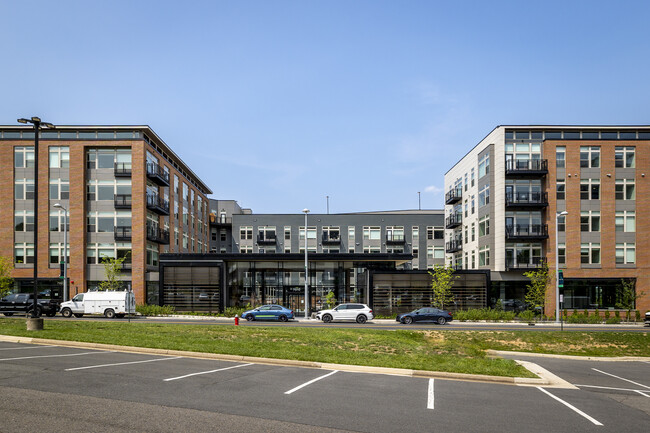 Brentford at The Mile in McLean, VA - Foto de edificio - Building Photo