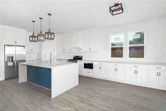 2020 Brentwood Pl in Claremont, CA - Foto de edificio - Building Photo