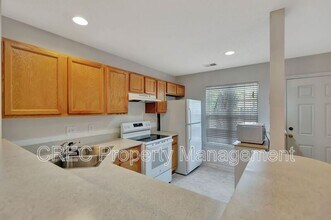 8114 Shadow Oak Dr in North Charleston, SC - Building Photo - Building Photo