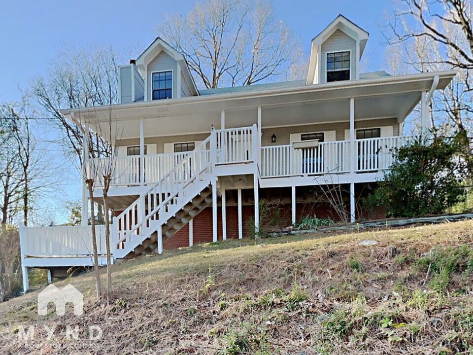 629 Bennett Dr in Alabaster, AL - Building Photo