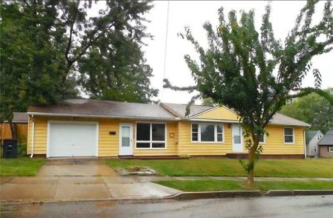 property at 570 Wyandot Ave