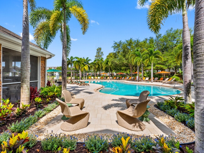 Cortland Lakecrest in Tampa, FL - Foto de edificio - Building Photo