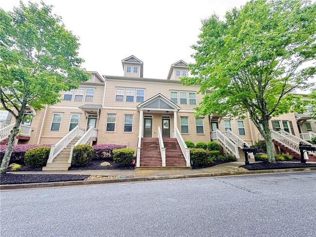 property at 738 Grove Manor Park