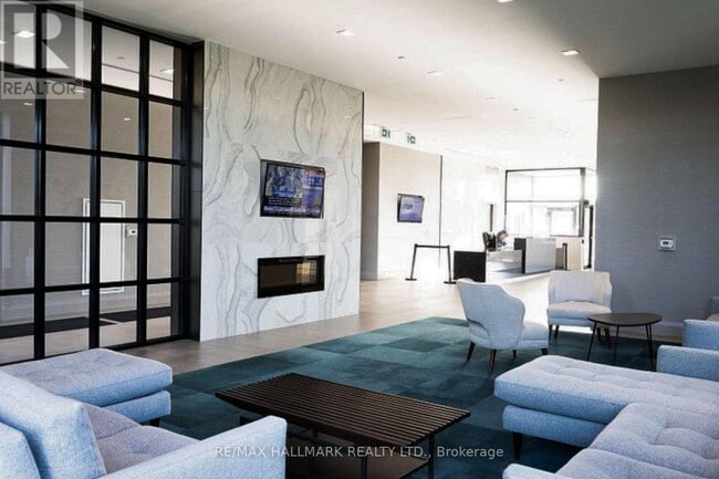 555 William Graham Dr in Aurora, ON - Building Photo - Building Photo