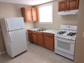 99 Bassett St-Unit -3rd Floor in New Haven, CT - Building Photo - Building Photo