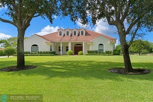 14363 Drafthorse Ln in Wellington, FL - Building Photo