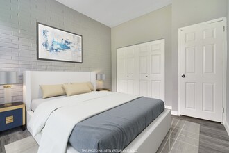 Woods Edge Apartment Homes in Maple Shade, NJ - Foto de edificio - Building Photo