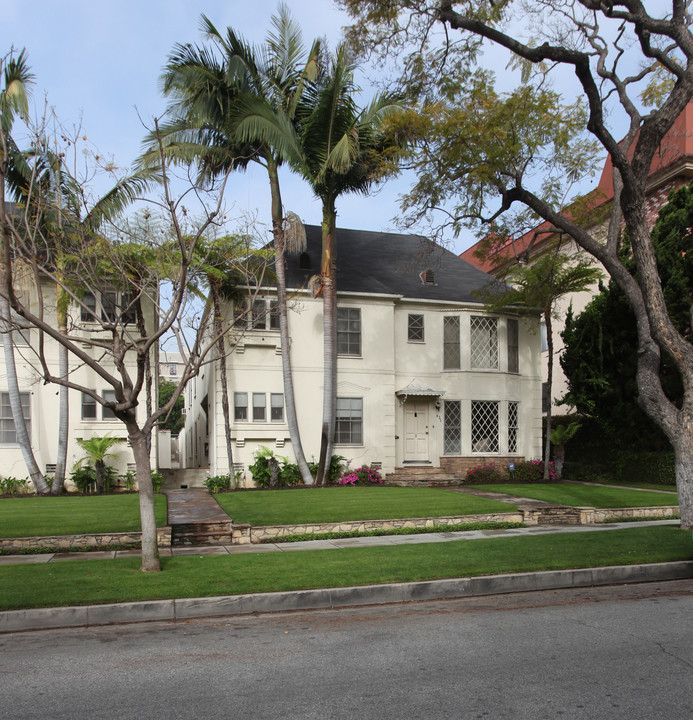 427 N Palm Dr in Beverly Hills, CA - Building Photo