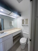 2213 Huntington St, Unit 3 in Huntington Beach, CA - Foto de edificio - Building Photo