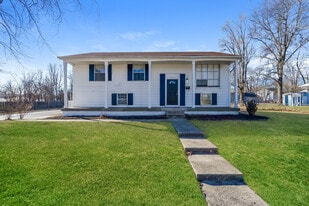 8413 E 93rd St in Kansas City, MO - Building Photo