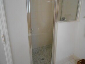 12301 SW 124th Ter in Miami, FL - Foto de edificio - Building Photo