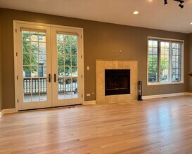 1522 Stonegate Manor in Mount Prospect, IL - Building Photo - Building Photo