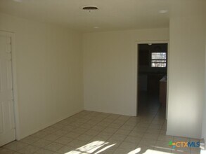 205 E Voelter Ave in Killeen, TX - Building Photo - Building Photo