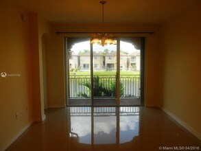 6720 NW 114th Ave, Unit 0 in Doral, FL - Foto de edificio - Building Photo