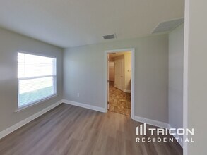 14128 Redwood St in Spring Hill, FL - Building Photo - Building Photo