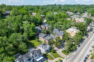 3069 Alpine Ter, Unit 12 B in Cincinnati, OH - Building Photo