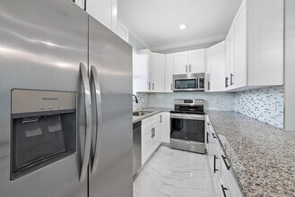 4822 SE Flounder Ave in Stuart, FL - Building Photo - Building Photo